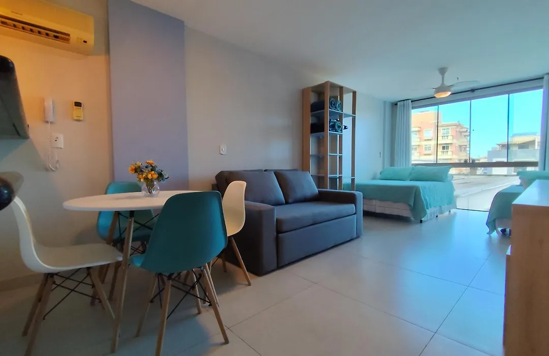Pé na areia na Prainha, piscina, ar e cozinha completa-1
